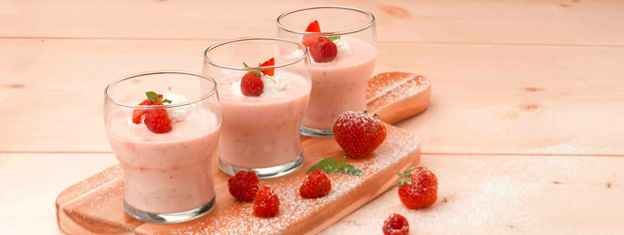 Yoghurt, strawberry & raspberry creams